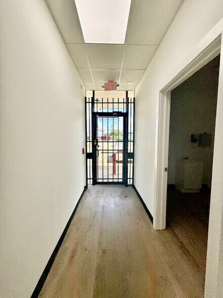 More Photos Of 12971 Westheimer Rd, Houston Freestanding For Lease
