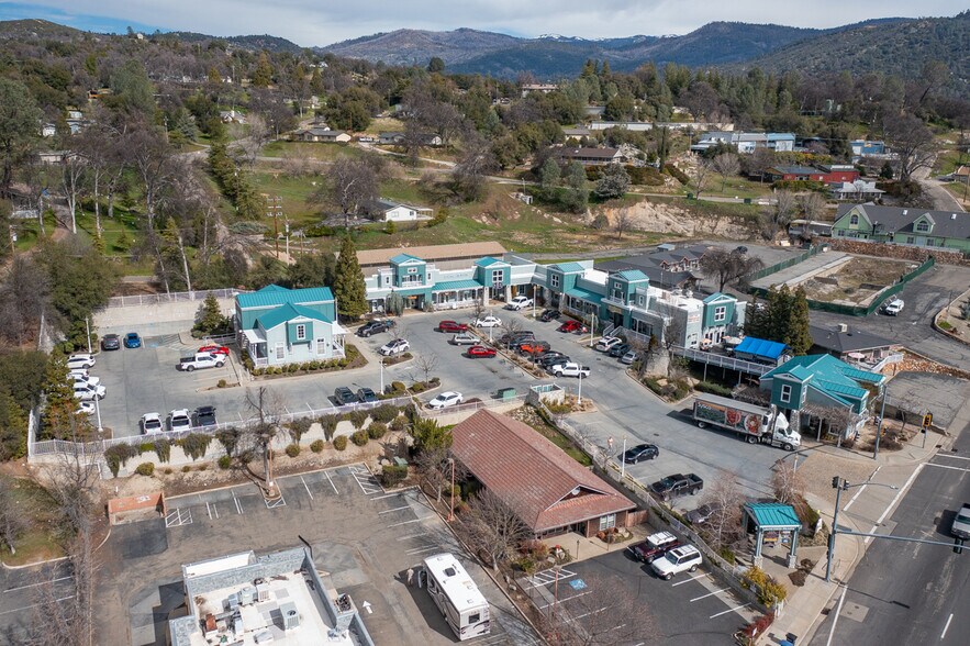 More Photos Of 40282 Highway 41, Oakhurst Freestanding For Sale