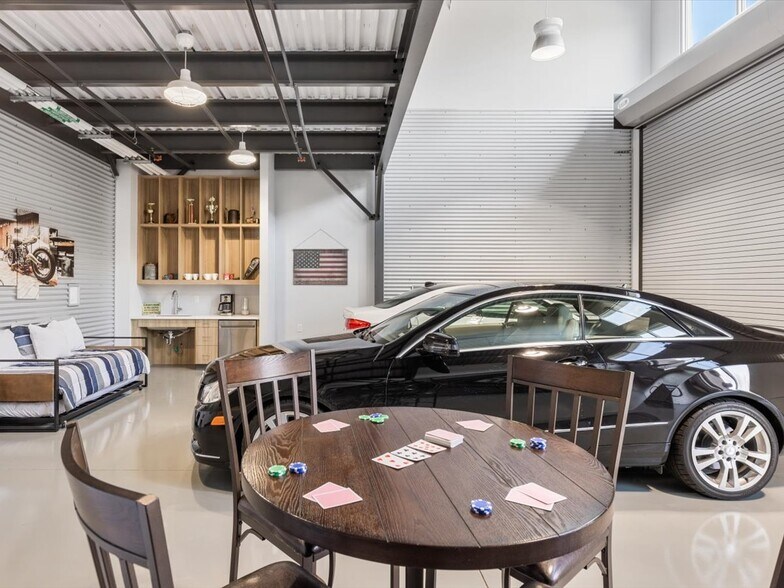 More Photos Of 6701 Dominion Garages Ave, Woodford Specialty For Sale