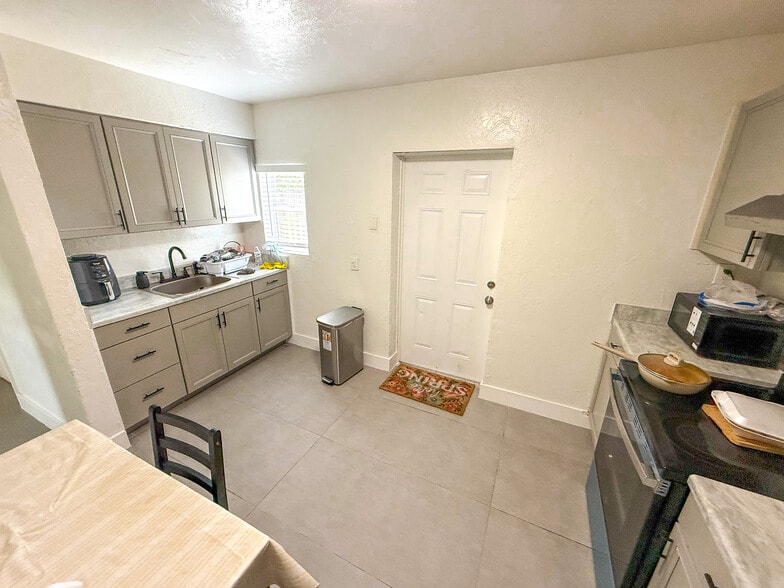 More Photos Of 3874 7th Ave N, Lake Worth Apartments For Sale