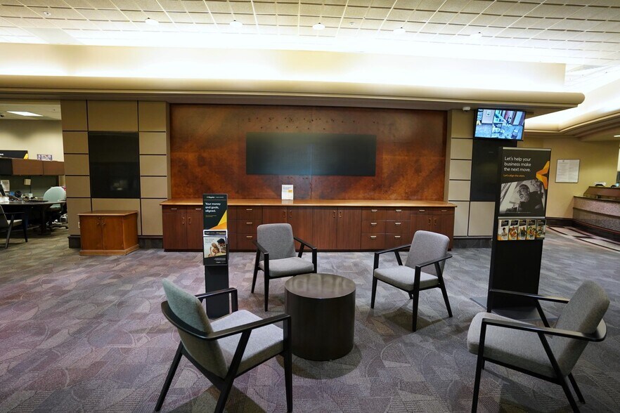 More Photos Of 111 E Wayne St, Fort Wayne Office For Lease