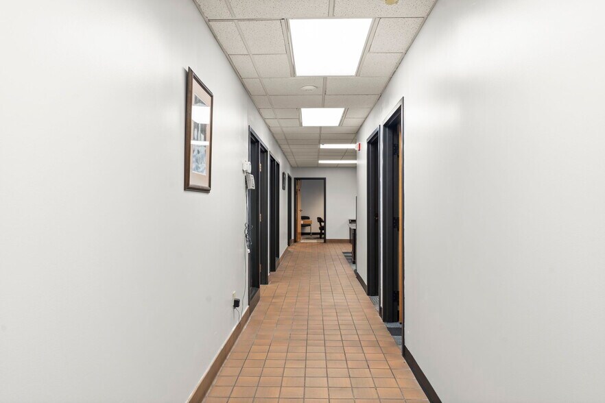 More Photos Of 8825 N Xylon Ave, Brooklyn Park Manufacturing For Sale