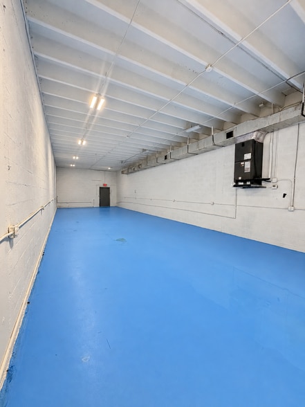 More Photos Of 1899 NW 21st St, Miami Warehouse For Sale