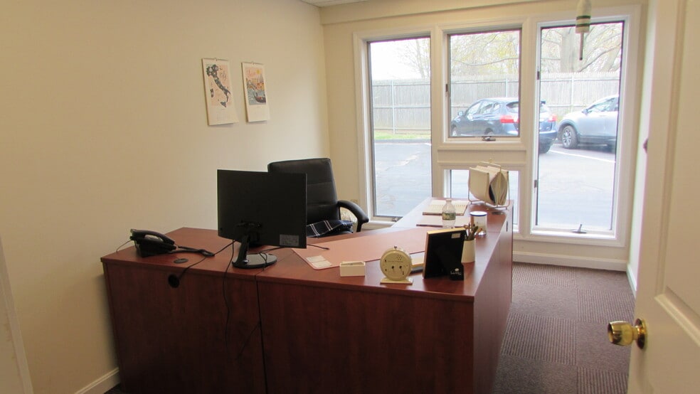 More Photos Of 201 Main St, Westbrook Office For Lease