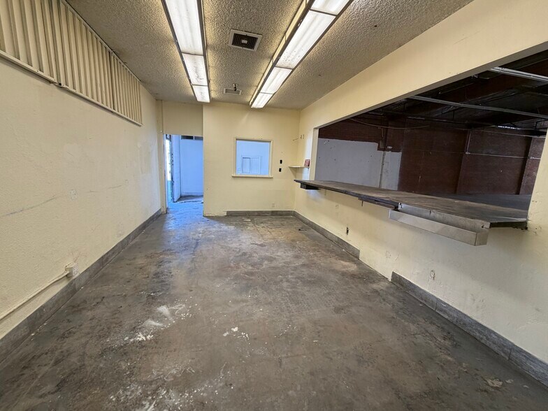 More Photos Of 1714 Wall St, Los Angeles Manufacturing For Lease