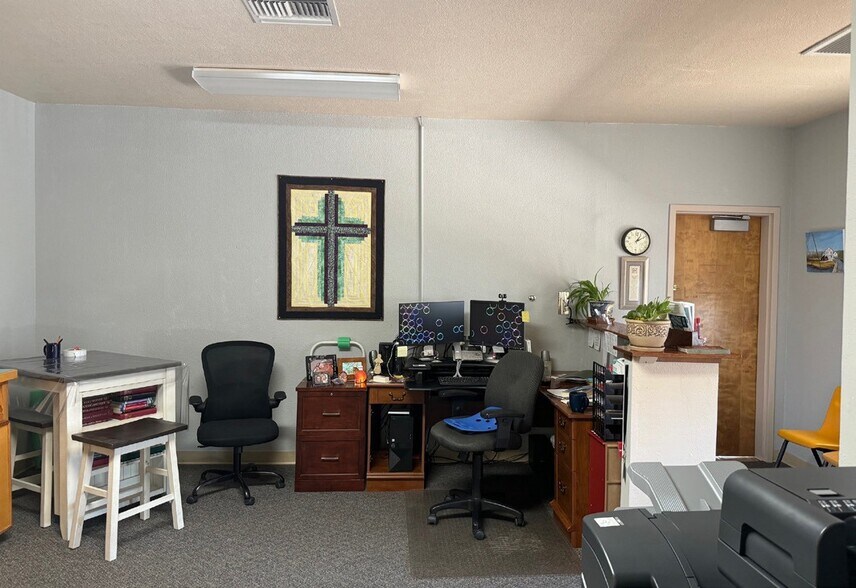 More Photos Of 901 S 12th St, Cottonwood Religious Facility For Lease