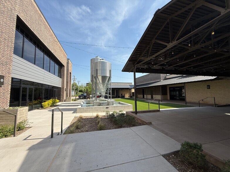 More Photos Of 2801 McKinney St, Melissa Unknown For Lease