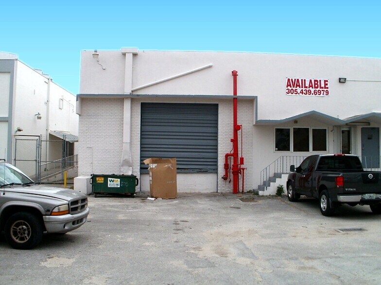 More Photos Of 670 W 20th St, Hialeah Warehouse For Lease