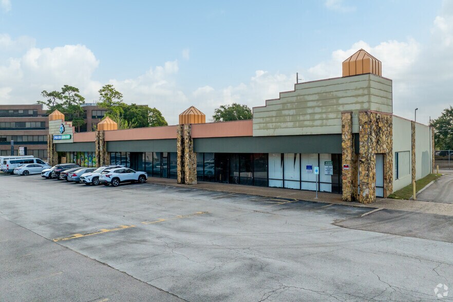 More Photos Of 4051 Fm 1960 Rd W, Houston Unknown For Lease