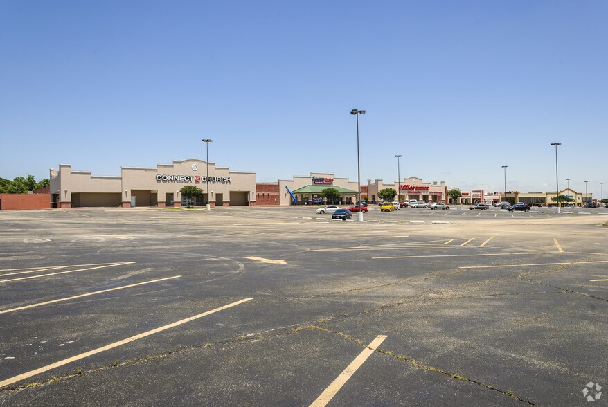 More Photos Of 4400 Little Rd, Arlington Unknown For Lease