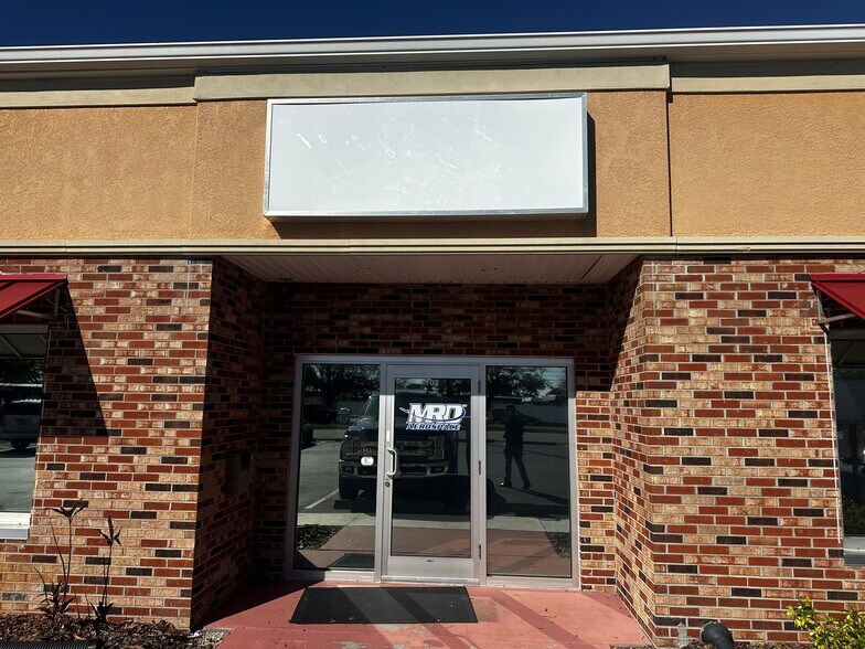 More Photos Of 12600 S Belcher Rd, Largo Flex For Lease