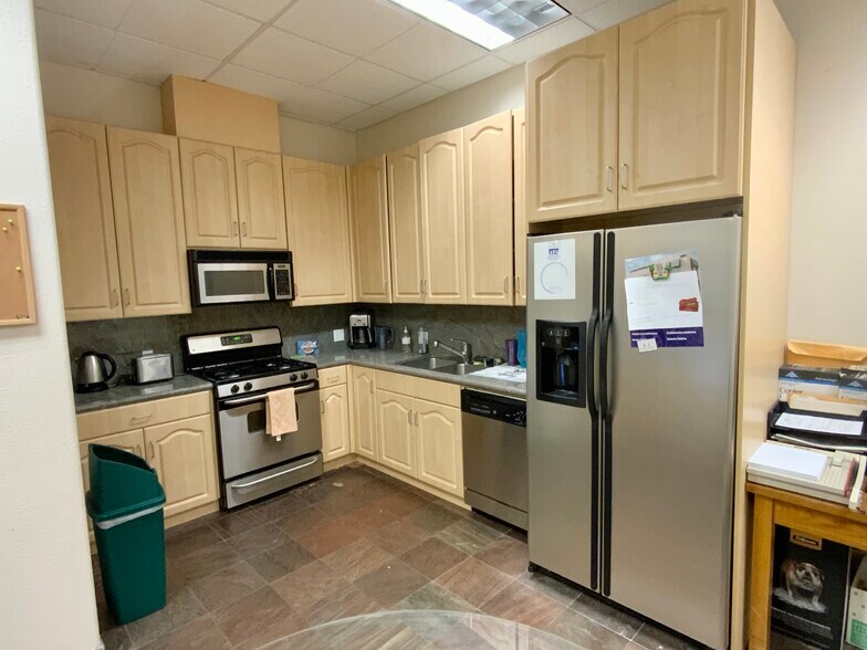 More Photos Of 27893 Smyth Dr, Valencia Office For Lease