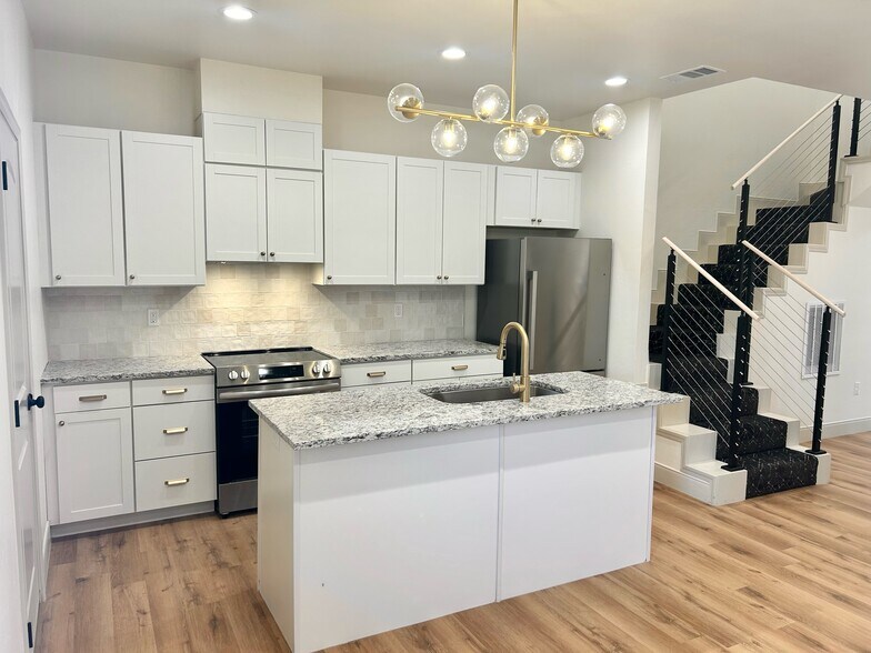 More Photos Of 2 S Hunsley Hills Blvd, Canyon Apartments For Sale