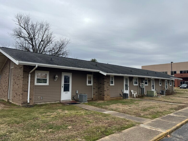 More Photos Of 1450 Luther Sq, Evansville Apartments For Sale