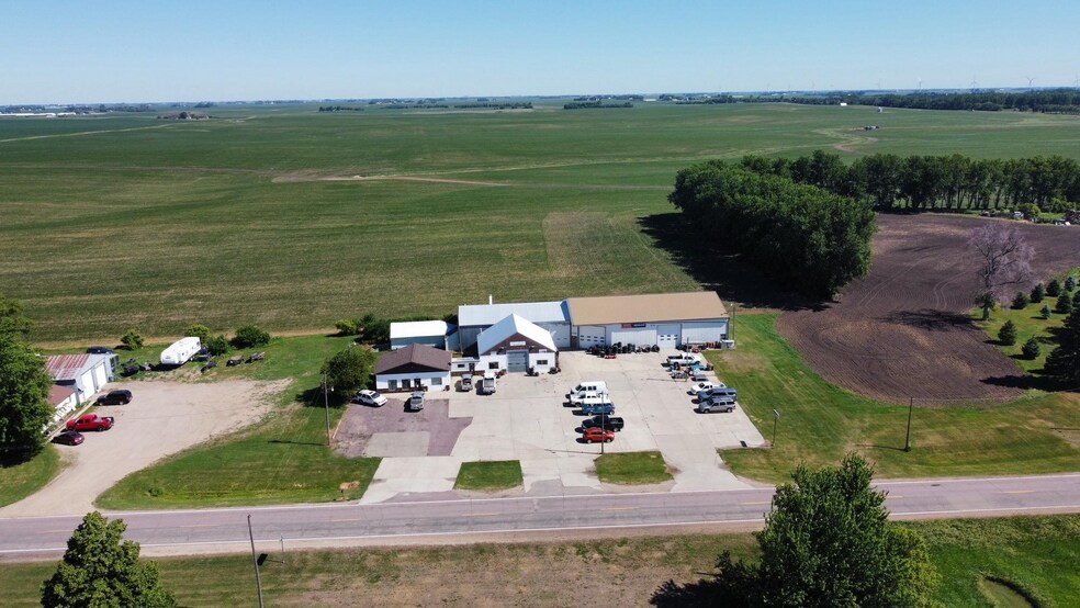 More Photos Of 525 Amy Ave, Round Lake General Retail For Sale