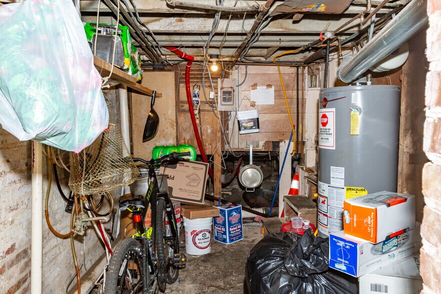 More Photos Of 2510 E Monument St, Baltimore Restaurant For Sale