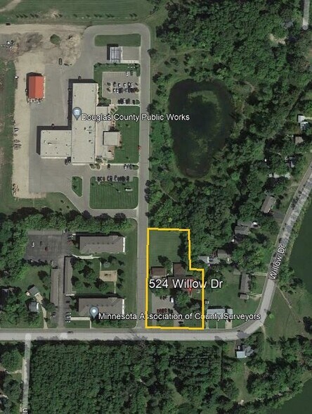 More Photos Of 524 Willow Dr, Alexandria Office For Lease