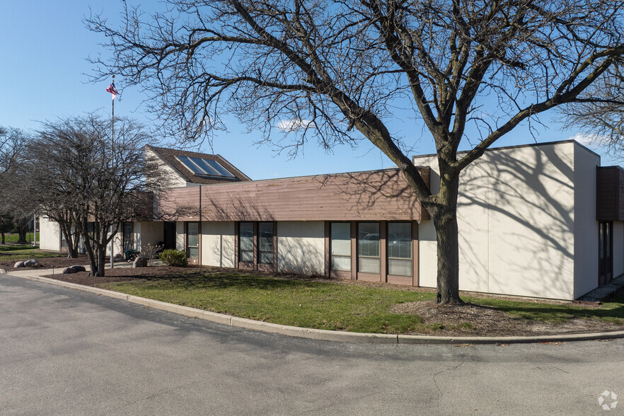 Primary Photo Of 420 Lake Cook Rd, Deerfield Office For Lease