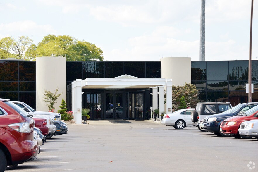 More Photos Of 5959 Bigger Rd, Kettering Light Distribution For Sale