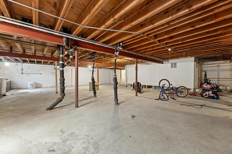 More Photos Of 10112 W Sharon Ln, Milwaukee Apartments For Sale