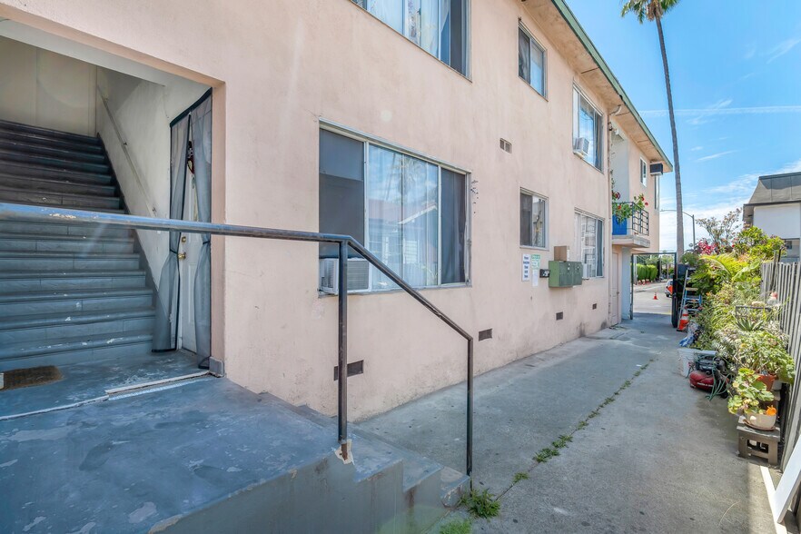 More Photos Of 132 N Normandie Ave, Los Angeles Apartments For Sale