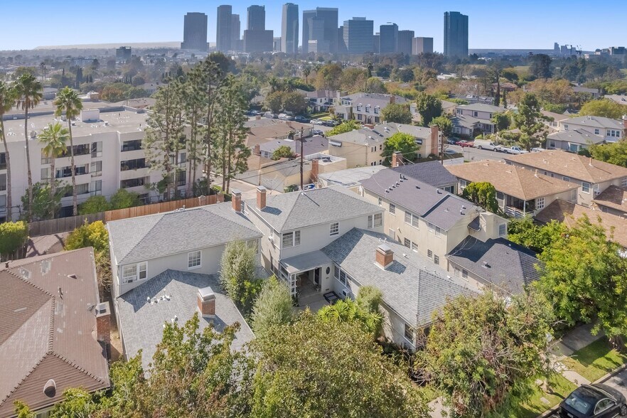 More Photos Of 10370-10372 1/2 Ashton Ave, Los Angeles Apartments For Sale