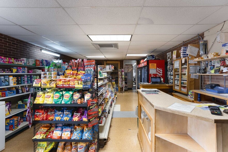 More Photos Of 400 Main St, White Pine Hotel For Sale