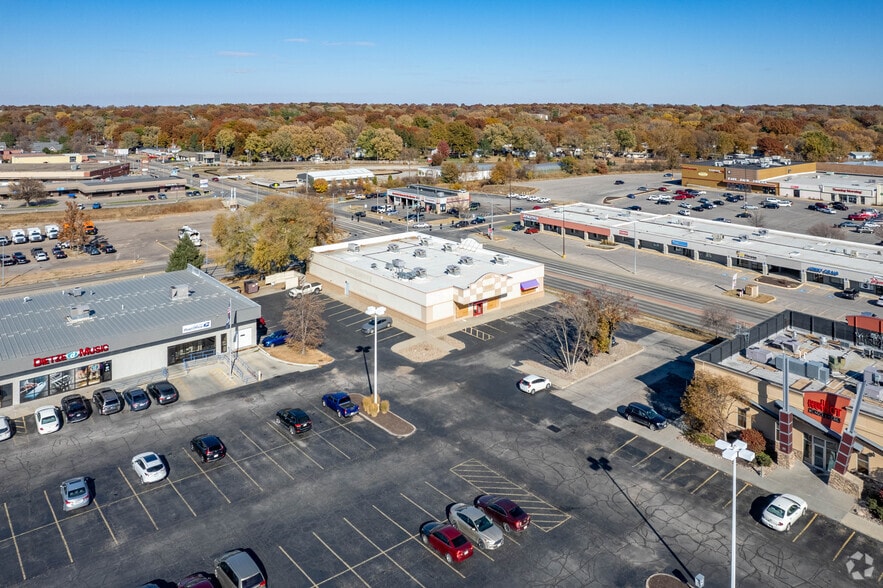 More Photos Of 221 N 66th St, Lincoln Freestanding For Lease