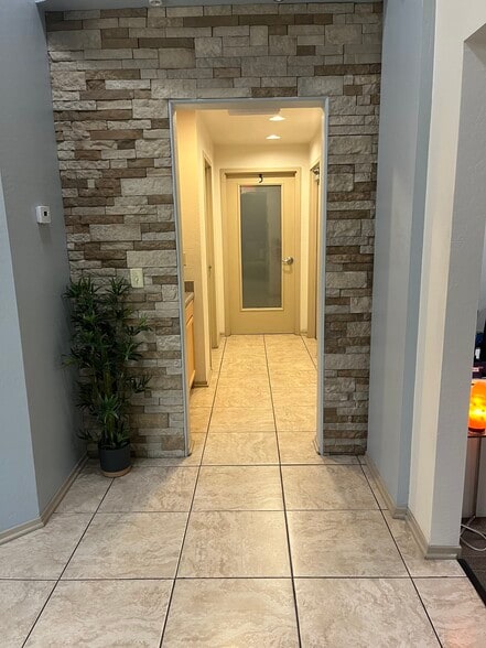 More Photos Of 4850 E Baseline Rd, Mesa Coworking Space