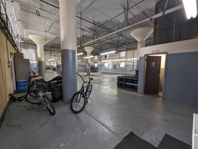More Photos Of 1241 E Erie Ave, Philadelphia Warehouse For Lease