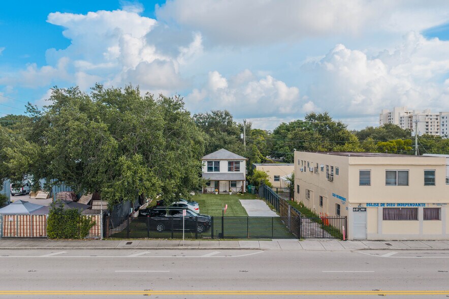 More Photos Of 279 NW 54th St, Miami Flex For Sale