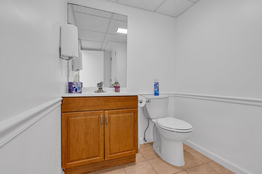 More Photos Of 309 Morris Ave, Spring Lake Office For Sale