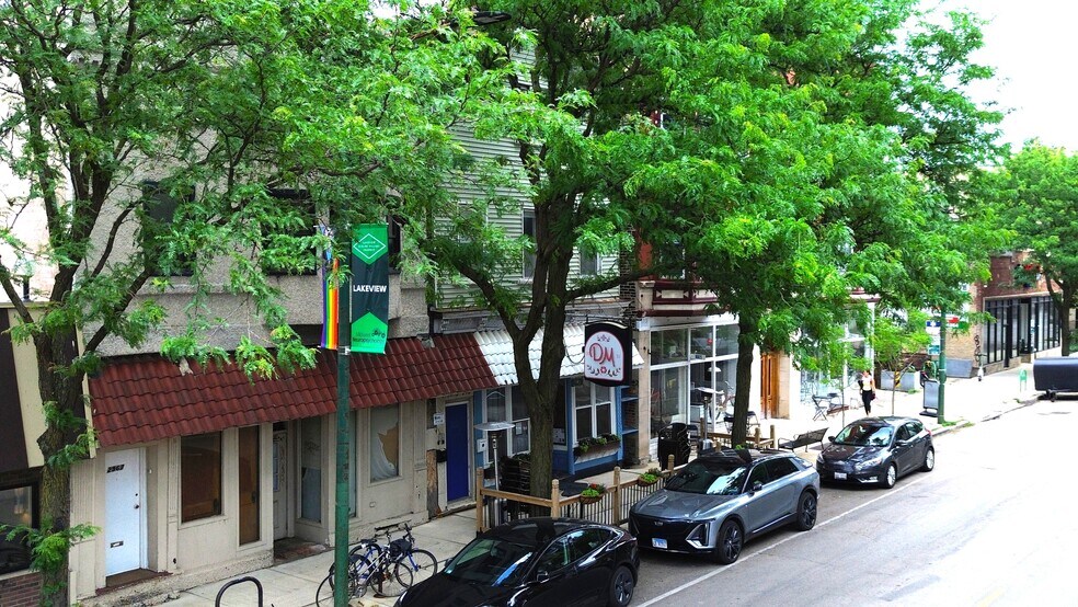 More Photos Of 2965 N Lincoln Ave, Chicago Storefront Retail Residential For Sale