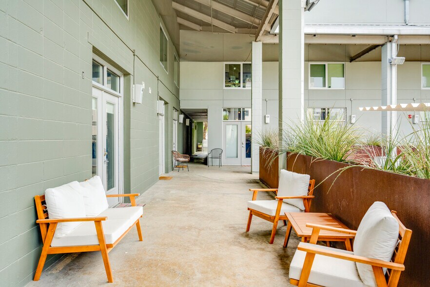 More Photos Of 1305 E 6th St, Austin Office For Lease