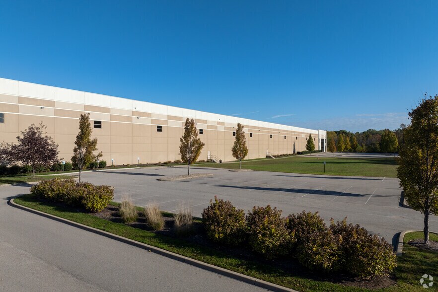 More Photos Of 350 Salem Rd, Jeffersonville Warehouse For Lease