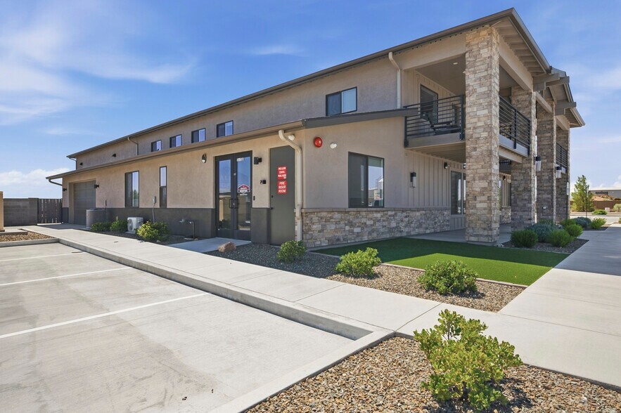 More Photos Of 2220 Taxi Way, Prescott Industrial For Sale