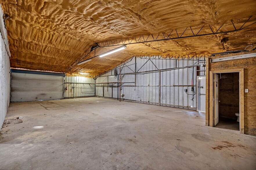 More Photos Of 11211 S US Highway 181, San Antonio Warehouse For Sale