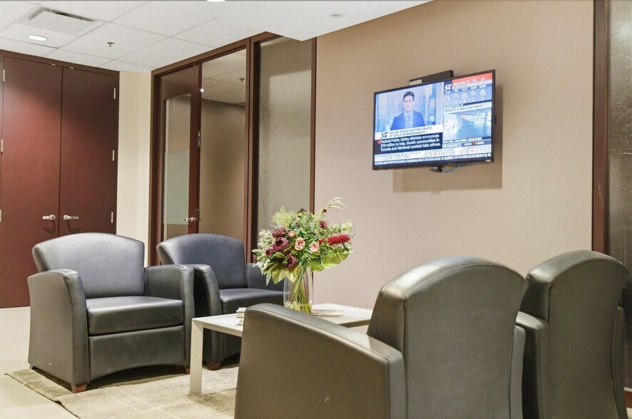 More Photos Of 17 King St E, Oshawa Storefront Retail Office For Lease