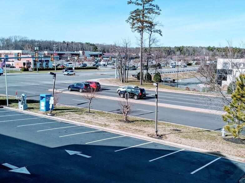 More Photos Of 9999 Brook Rd, Glen Allen Freestanding For Lease