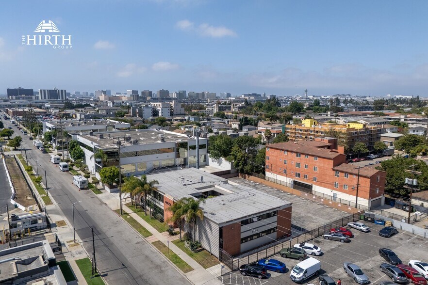 More Photos Of 8621 Bellanca Ave, Los Angeles Office For Sale