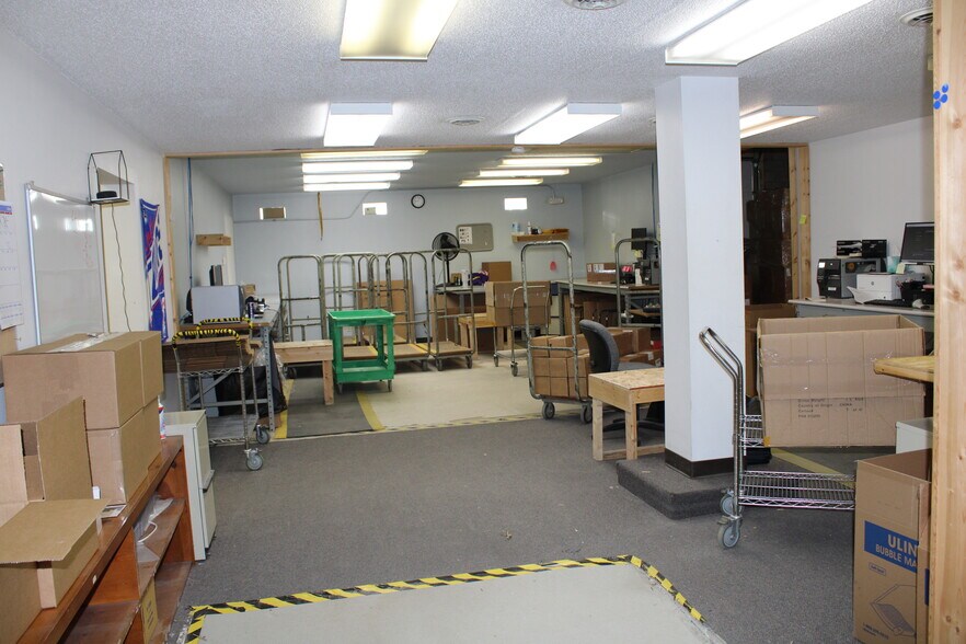 More Photos Of 120 9th St SW, Clarion Flex For Sale