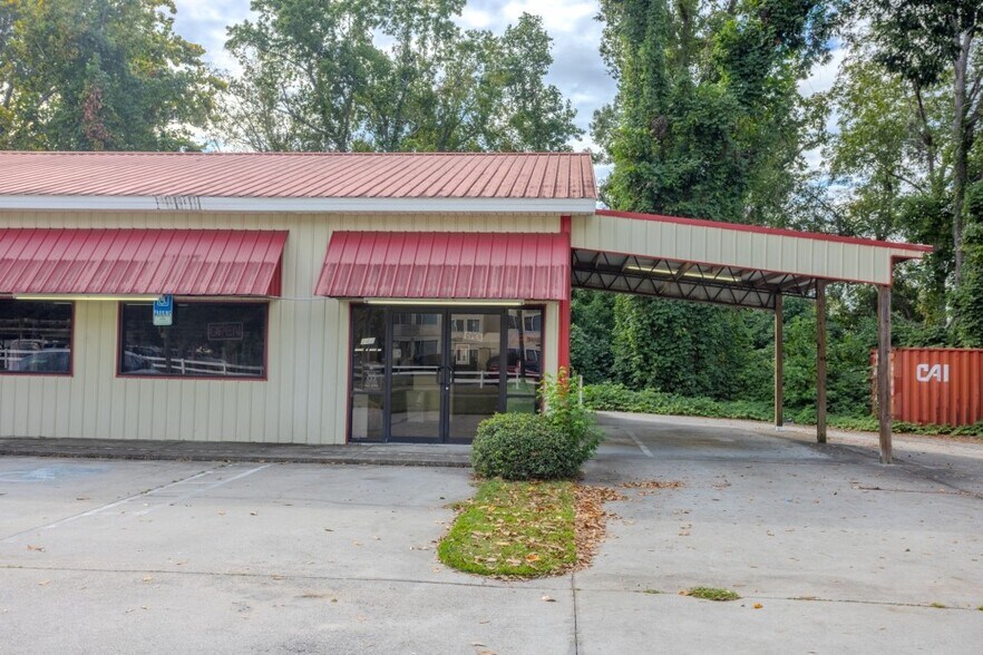 More Photos Of 244 N College St, Statesboro Flex For Sale