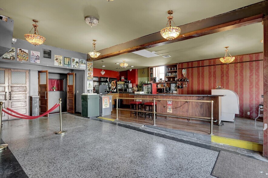 More Photos Of 111 S Walnut St, Edinburgh Theater Concert Hall For Sale