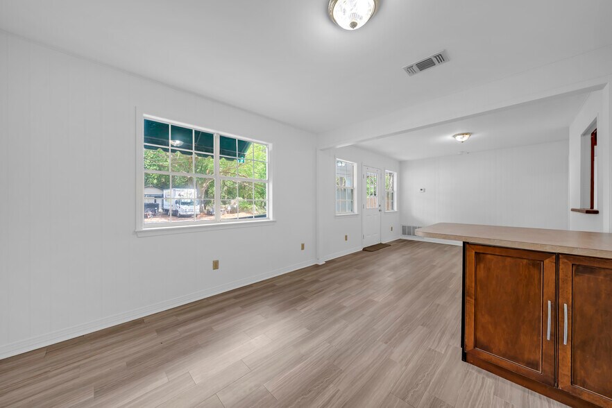 More Photos Of 12440 Magnolia Ave, Magnolia Springs Office For Lease