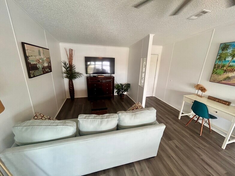 More Photos Of 6501 Boatyard Dr, Hudson Specialty For Sale