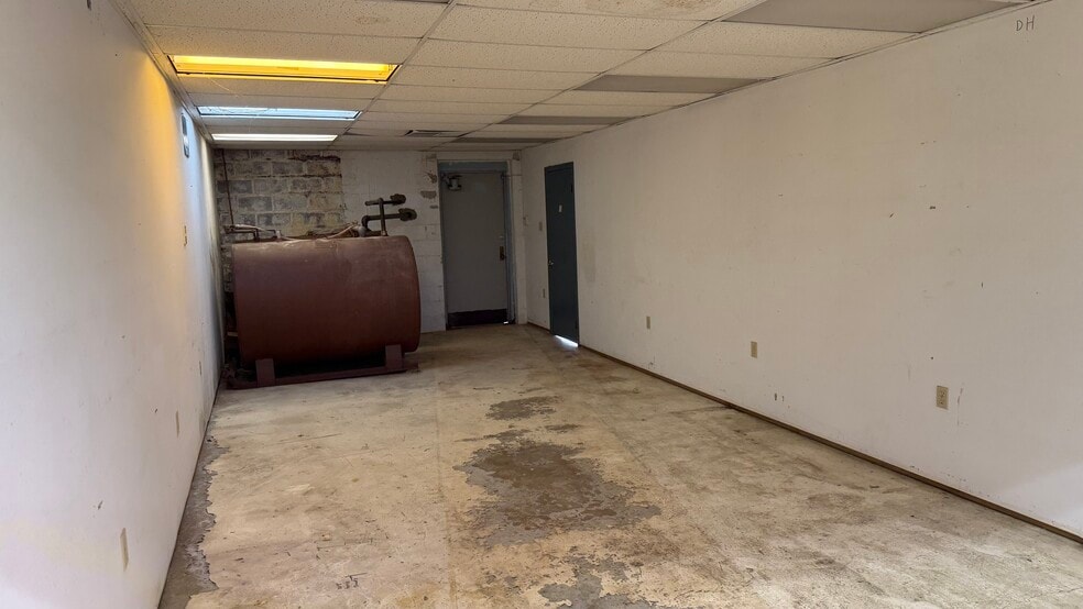 More Photos Of 1350 Balata St, Easton Warehouse For Sale