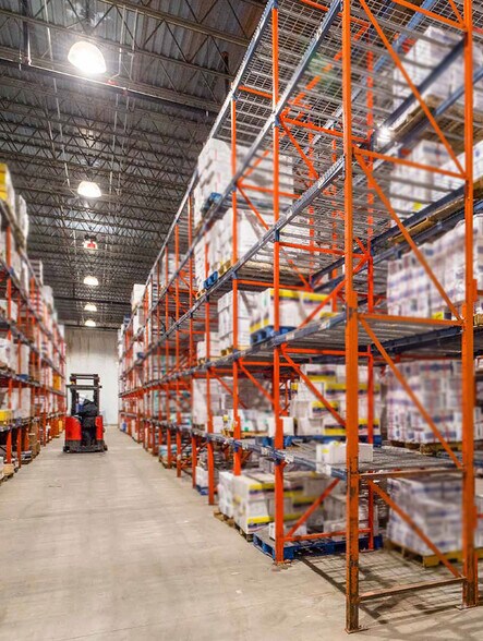 More Photos Of 1 Technology Dr, Peabody Warehouse For Lease