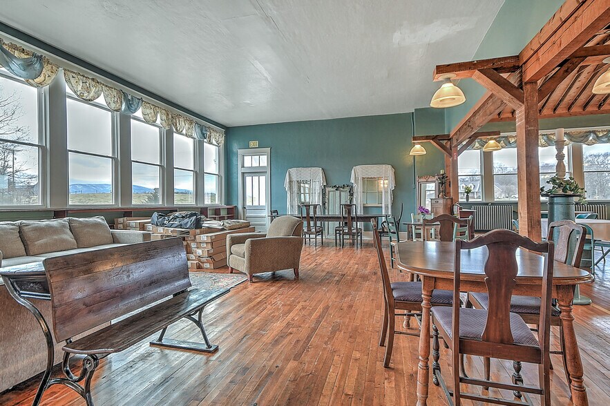 More Photos Of 19407 Bethel Rd, Abingdon Flex For Sale