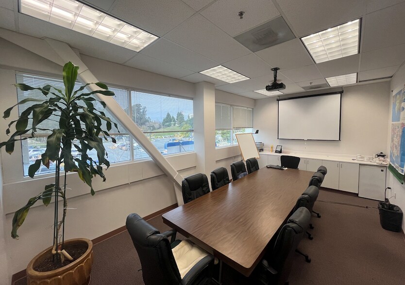 More Photos Of 180 Westgate Dr, Watsonville Office For Lease