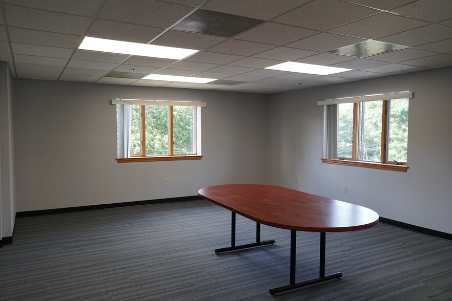 More Photos Of 100 Treble Cove Rd, Billerica Medical For Lease